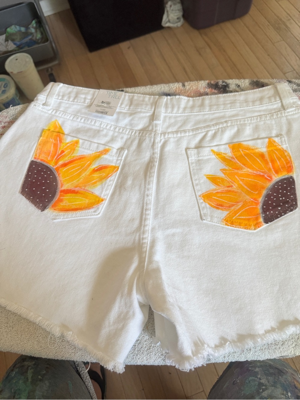 Upcycled streetwear painted white denim size 16 ooak sunflower goddess - Picture 9 of 15